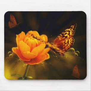 Schmetterlinge und Rose Mousepad