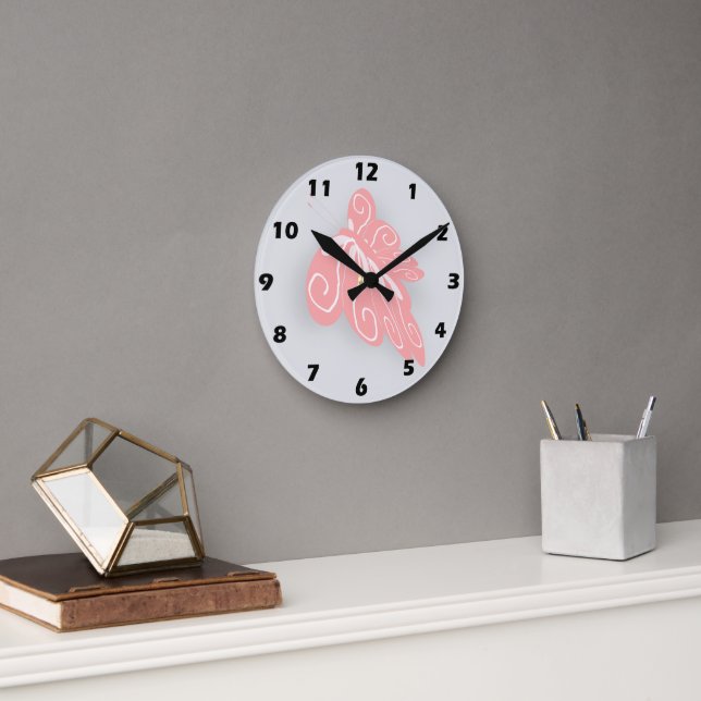 Schmetterlingsdesign in Rosa Runde Wanduhr (Büro)