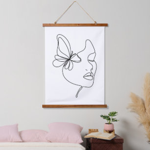 Schmetterlingsträume – Minimalistische Frau & Schm Wandteppich Mit Holzrahmen