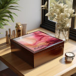 Schmuckschachtel, rosa und rot, wirbelhaltig erinnerungskiste<br><div class="desc">Ein schöner Schmuckkasten in Rosa und Rosa. Das Produkt ist anpassbar,  setzt jeden Namen oder jede Phrase,  den Sie möchten. Macht auch einen tollen Sake oder Uhrschachtel Geschenk.</div>