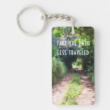 Schmutz-Weg durch die Bäume