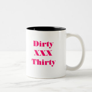 Schmutzige Tasse des Kaffee-dreißig