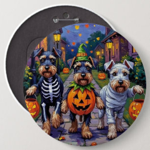 Schnauzer beim Süßigkeiten-Sammeln in Halloween-Ko Button