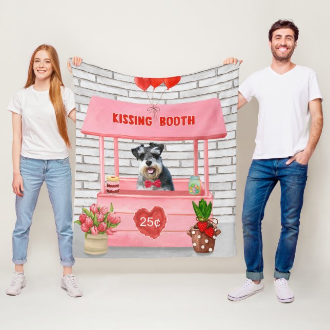 Schnauzer Dog Valentine's Day Kissing Booth Fleecedecke (Beispiel)