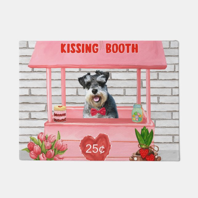 Schnauzer Dog Valentine's Day Kissing Booth Fußmatte (Vorderseite)