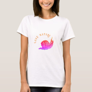 Schnecke im grafischen Stil T-Shirt