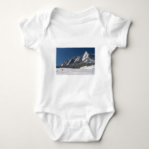 Schnee abgewischtes Flatirons Boulder Colorado Baby Strampler