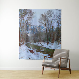 Schnee-Creek-Wald-Berg-Winter-Szene-Hintergrund Wandteppich