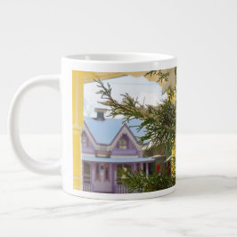 Schnee, Evergreen und Hütten - Martha's Vineyard Jumbo-Tasse