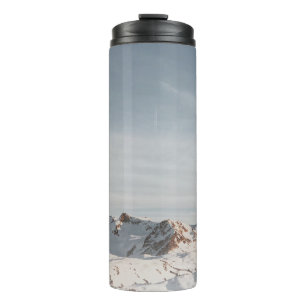 SCHNEE FEUERT AM TAG THERMOSBECHER