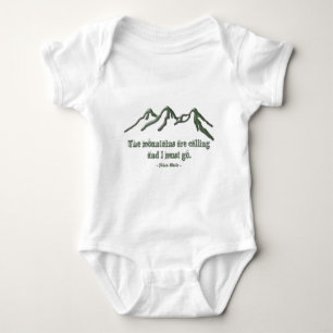 Schnee gespitzte mtns sind NennenJohn Muir Baby Strampler