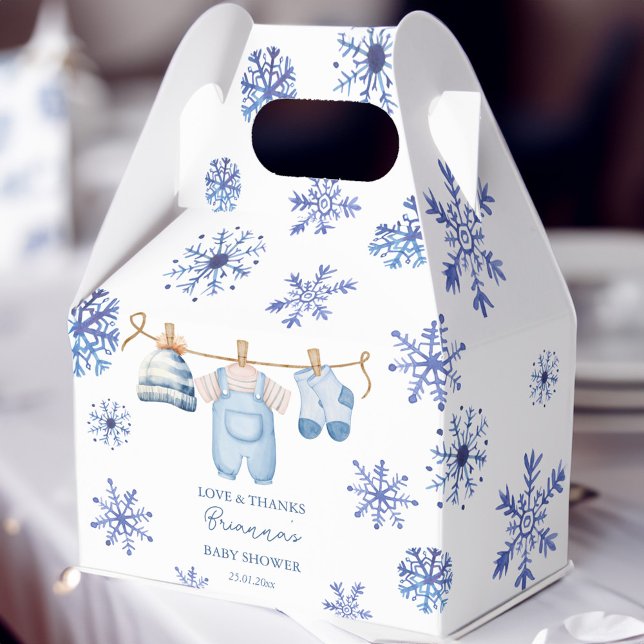 Schnee in der Liebe Winter Babydusche mit Monogram Geschenkschachtel (Snow in love boys clothes on a line blue snowflakes winter baby shower monogrammed favor boxes)