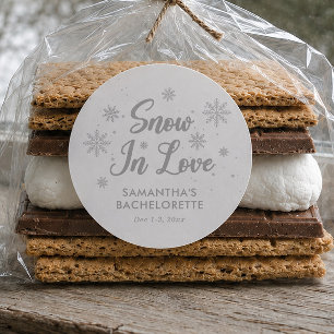 Schnee in Liebe Weißer Winter Bachelorette Runder Aufkleber