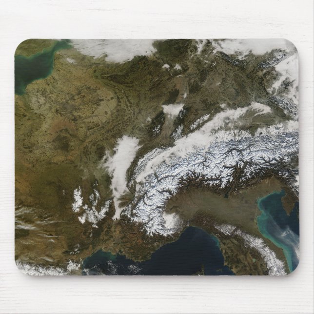 Schnee, Nebel und niedrige Wolken im Western Europ Mousepad (Vorne)