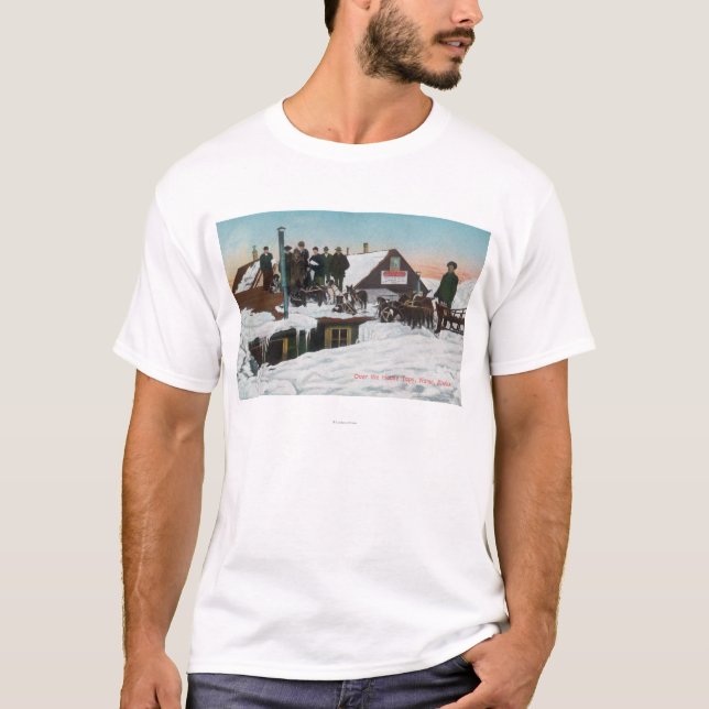 Schnee über dem Haus TopsNome, AK T-Shirt (Vorderseite)