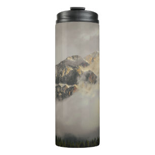 SCHNEE ÜBERDECKTER BERG UNTER SCHLAUBERHEIT AM TA THERMOSBECHER