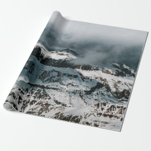 SCHNEE ÜBERDECKTER BERG UNTER SCHLAUBERHEIT AM TAG GESCHENKPAPIER