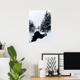Schneebecken und Bäume verschwinden im Nebel Poster