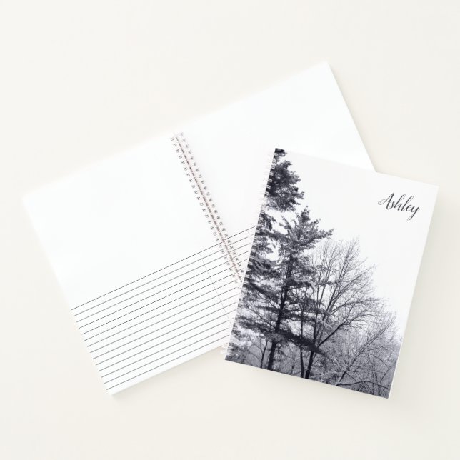 Schneebedeckte Bäume mit Individuelle Name Notizbuch (Innenseite)