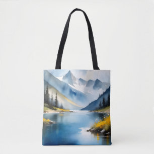 Schneebedeckte Berge und See
