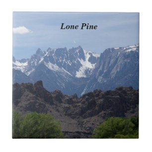 Schneebedeckte Berge von Lone Pine   Fliese