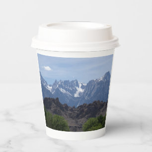 Schneebedeckte Berge von Lone Pine Pappbecher