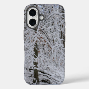 Schneebedeckte Birkenbaumkrone iPhone 16 Hülle