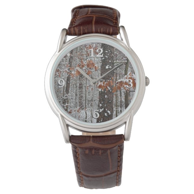 Schneebedeckte Eichenbäume Winternaturfotografie Armbanduhr (Vorderseite)