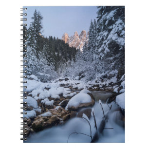 Schneebedeckte Geisler-Bergkette Notizblock