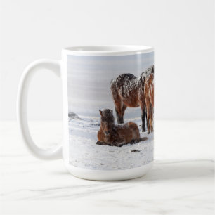 Schneebedeckte isländische Pferde Kaffeetasse