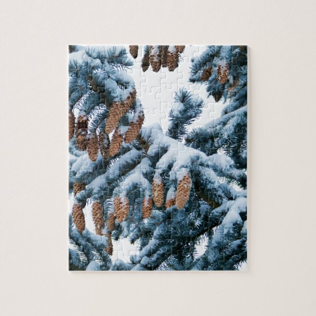Schneebedeckte Kiefernstränge und -konen Puzzle (Vertikal)