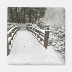 Schneebedeckte Mondbrücke, Japanischer Garten Magnet