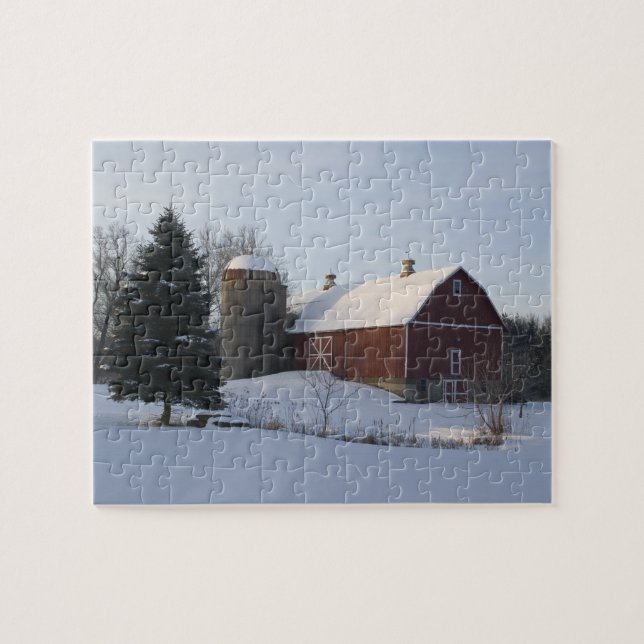 Schneebedeckte rote Scheune im Winter Puzzle (Horizontal)