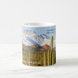 Schneebedeckte vier Gipfel Berg Saguaro Kaktus Kaffeetasse