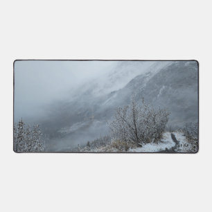 Schneebedeckter Bergpfad Winterlandschaft Schreibtischunterlage