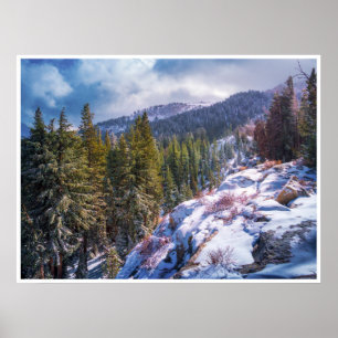 Schneebedeckter Bergwald-Wandkunst Alpine Winterdr Poster
