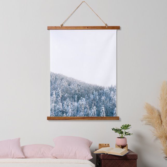 Schneebedeckter Fichtenwald Wandteppich Mit Holzrahmen (Schlafzimmer)