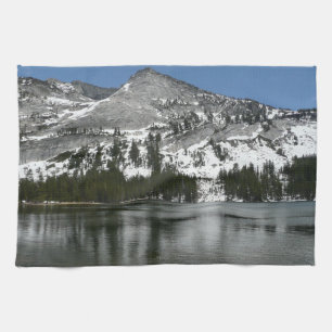 Schneebedeckter Tenaya Lake Yosemite Nationalpark  Geschirrtuch