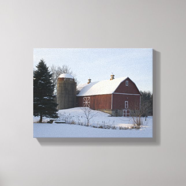 Schneebedeckter Winterstall und Silo Leinwanddruck (Vorderseite)