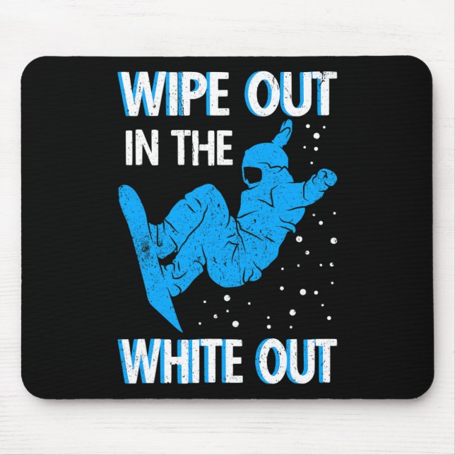 Schneebrett abwischen im weitläufigen Skigebiet Sn Mousepad (Vorne)