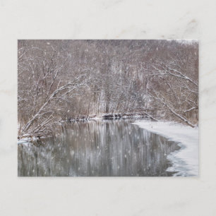 Schneefall über die feine Flussufer-Blank-Postkart Postkarte