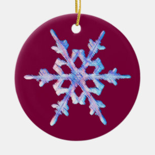 Schneeflocke auf Burgunder Keramik Ornament