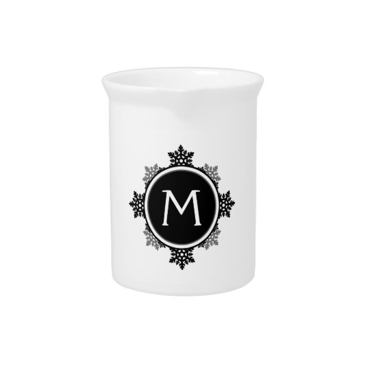 Schneeflocke-Kranz-Monogramm in Schwarzweiss Krug