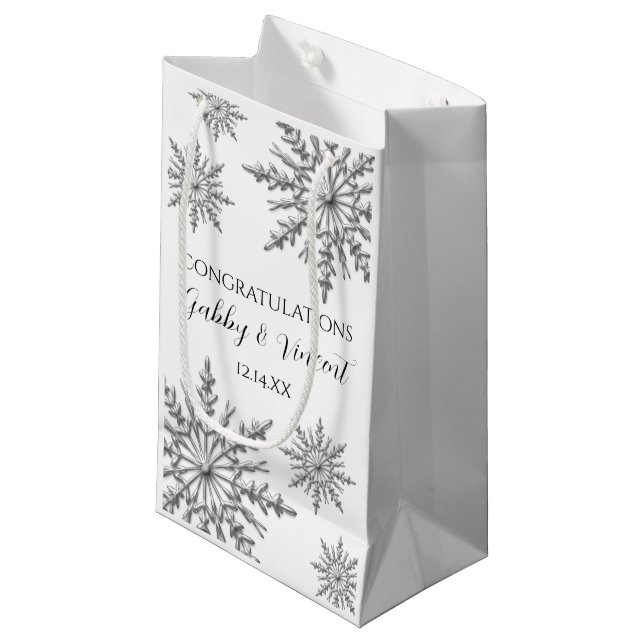 Schneeflocke-Winter-Hochzeits-Glückwünsche Kleine Geschenktüte (Vorderseite Schrägansicht)