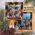 Schneeflocken 2 Fotos personalisiert Keramikornament<br><div class="desc">Rustikale,  elegante,  im Winter rote und grüne karierte Familienkuppelschmuck mit glitzerndem Schneeflocken Rahmen.                       Einfach mit Ihren 2 Fotos,  Textskripten,  Familiennamen und Jahr personalisieren!</div>