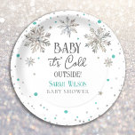 Schneeflocken Baby es ist kalt draußen Babydusche Pappteller<br><div class="desc">Whimsical Aquarell Schneeflocken Baby es kalt draußen Baby Dusche Thema. Einfach zu personalisieren.</div>
