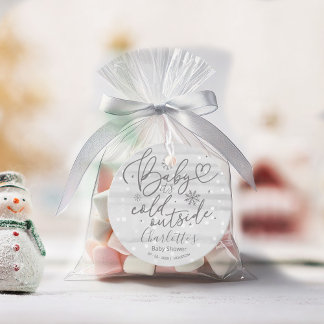 Schneeflocken Baby Es ist kalt draußen graue Babyd Geschenkanhänger