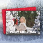 Schneeflocken Frohe Weihnachten Foto<br><div class="desc">Weiße Schneeflocken schmücken Ihr Lieblingssemble mit Ihren Namen und Gruß in schicken Schriften. *ÄNDERN SIE DIE FARBE auf der Kartenrückseite,  um sie an Ihr Foto anzupassen. Wählen Sie Matte für schwerstes Papier und High Definition für beste Foto-Qualität.</div>