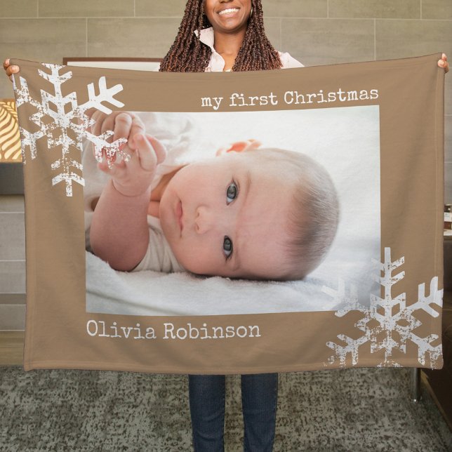 Schneeflocken für Baby's First Christmas Tan Foto Fleecedecke (Snowflake Baby's 1st Christmas holiday keepsake photo ornament perfect to bring joy to others.)