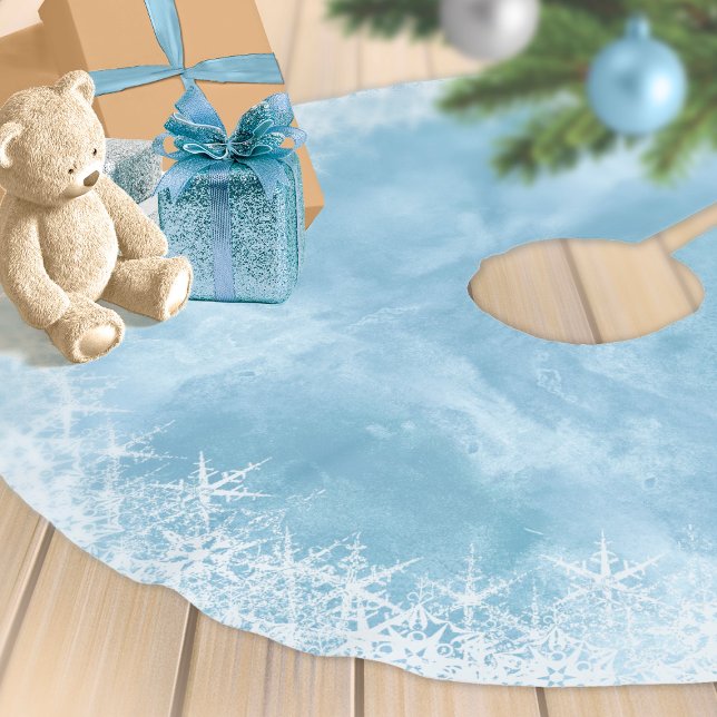Schneeflocken - Grenze auf Wasserfarbe Dusty Blue  Polyester Weihnachtsbaumdecke (Von Creator hochgeladen)